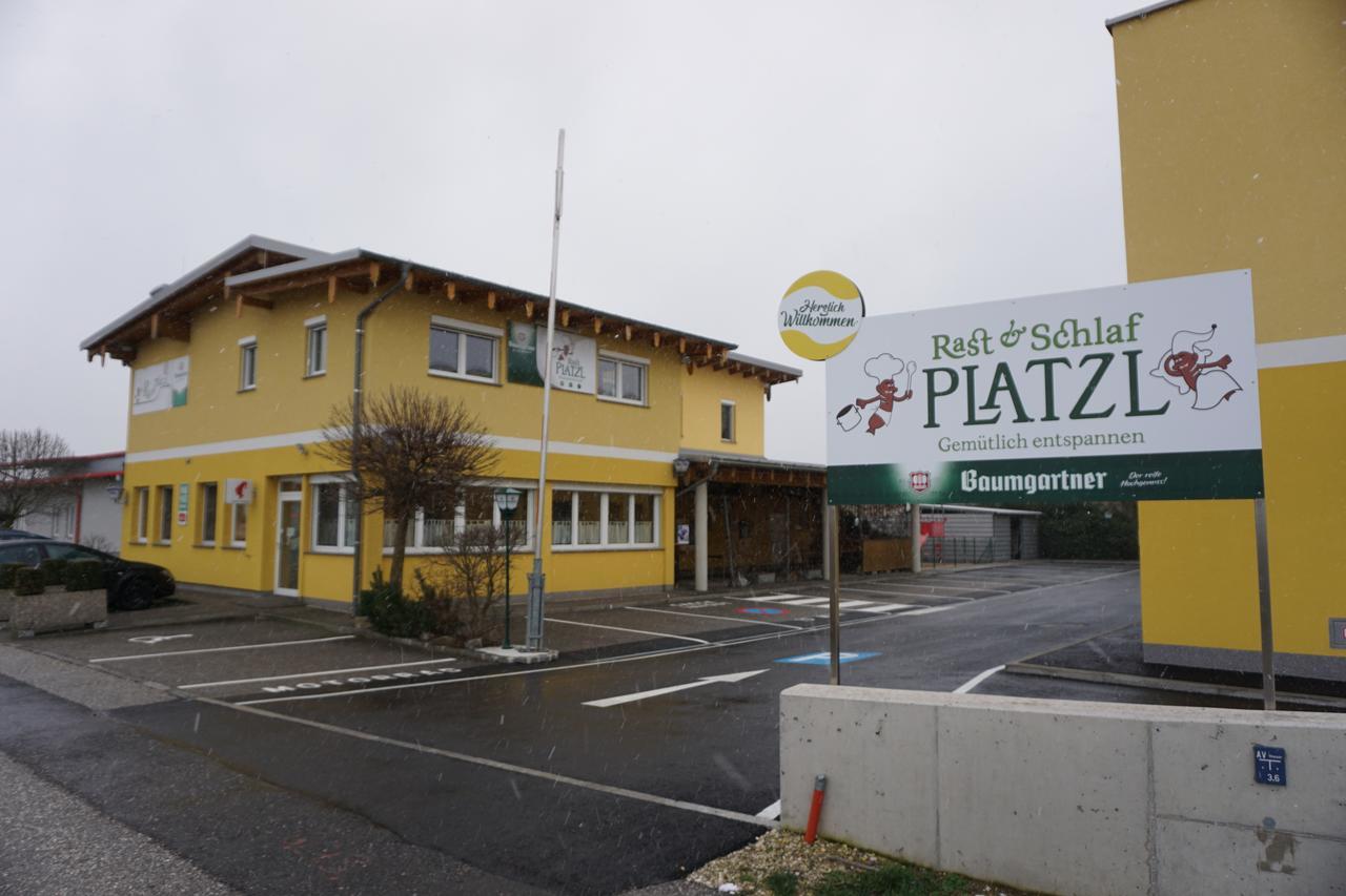 Schlafplatzl Hotel Marchtrenk Exterior photo